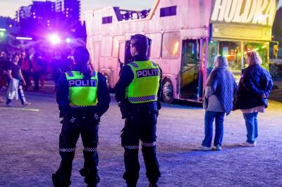 Russefeiringen er i gang – russ i bagasjerom på bil i Bergen