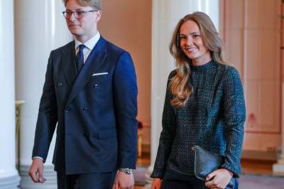 Hennes vei er staket ut. Men også for broren kan tronskiftet bety endringer.