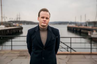 Høyres topp-spinndoktor forlater parti i krise