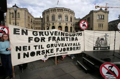 Esa ber regjeringen svare om hvorfor dumping i Førdefjorden fortsetter