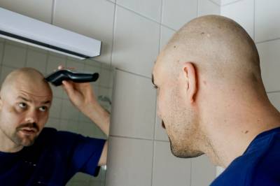 Lars Berrum og andre hårløse menn tar kontrollen tilbake med nytt fenomen