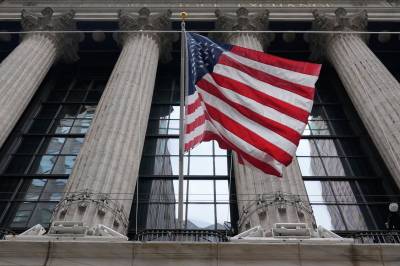 Oljeprisen hopper – nytt fall på Wall Street