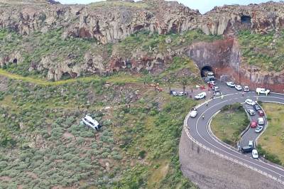 Minst én død og mange skadet i bussulykke på Kanariøyene