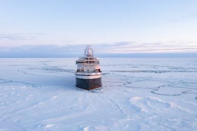 Forskere fant skorsteiner med ekstreme varme kilder under Arktis: Hva er det egentlig som skjer i dyphavet?