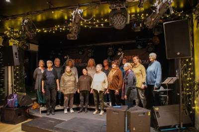 Børster støv av gammel sangtekst