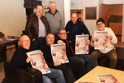 – Vi har ingen damer med i laget, men mange groupies i salen