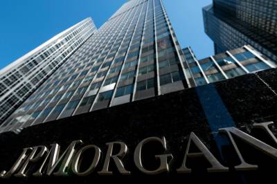 Ryster Wall Street: - Var kontorets sexslave