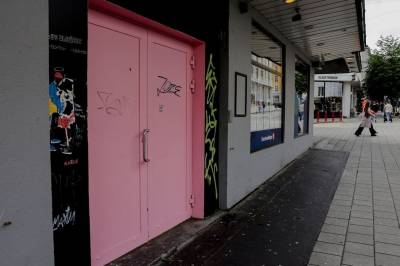 Tjuvstarter åpningen 15. mai