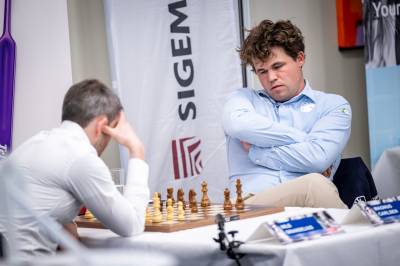 Carlsen slo svenske med uvanlig åpning i «comebacket»