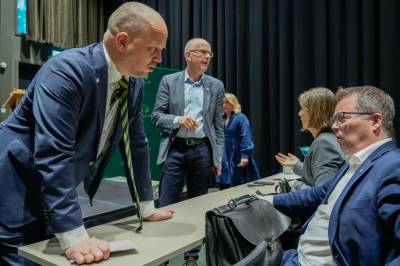 Senterpartiet vil endre skattekommisjonen for å få med Fremskrittspartiet