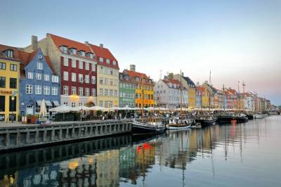Ett minutts stillhet i København før Norge-Brasil etter fotballvold