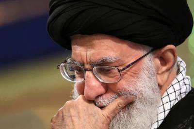 Iranske statlige medier: Khameneis datter drept i angrep