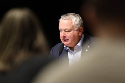Slik plasserer ordfører-familien millionene