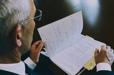 Her er Jens Stoltenbergs notatbok fra 22. juli