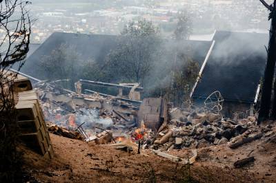 Brannvesenet har avsluttet slukkingsarbeidet etter storbrannen i Krokstadelva