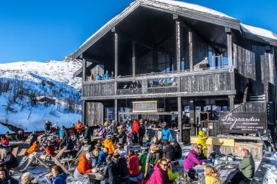 Aftenposten henger ut Document og en journalist i en innvandringsdebatt ingen av dem har reist