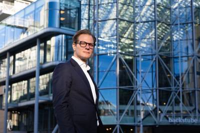 Dansk banktopp trygler Norge og Danmark: – Se til Sverige