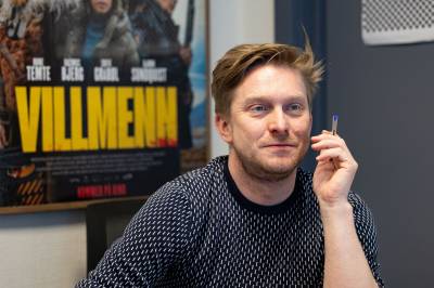 Han saumfarer Bergen for å finne de beste ungdommene