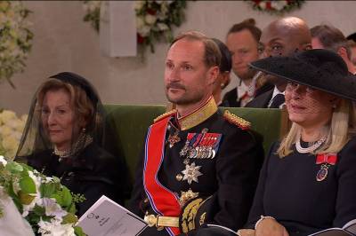I tårer under Støre sin tale