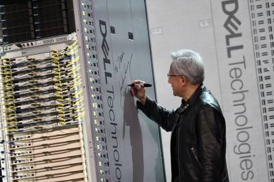 Ny omsetningsrekord: Nvidia er blitt verdens mest verdifulle børsnoterte selskap
