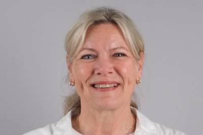 width=device-width, initial-scale=1, viewport-fit=cover