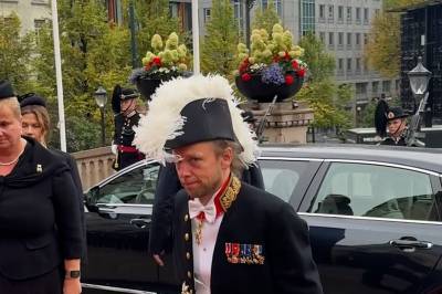 Dukket opp med snutehatt
