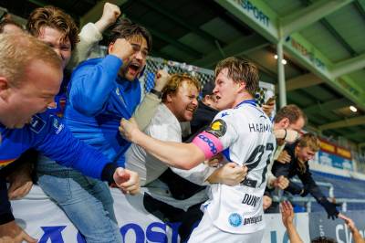 Rødt kort, straffe og syv mål i ellevill kamp