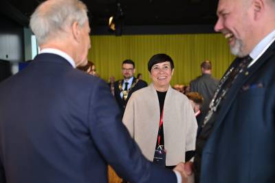 Ny måling: Dødt løp i statsminister-duellen