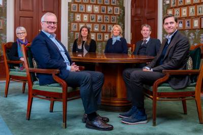 DN mener: Få gavekortene på bordet