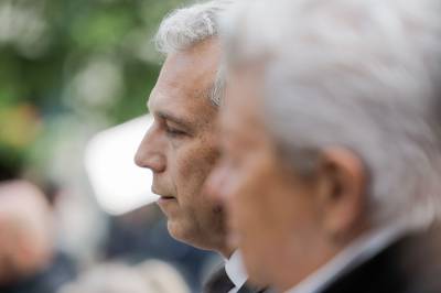 – Han har det veldig krevende