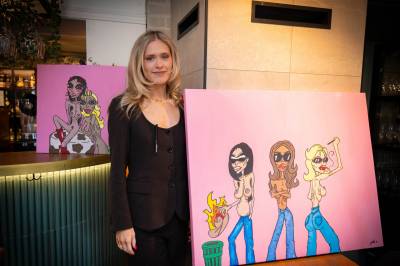 Julie (30) maler pupper og Mette-Marit-frustrasjon