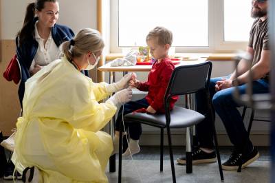 Jeppe (3) trenger sykepleierne, men de forsvinner fra yrket