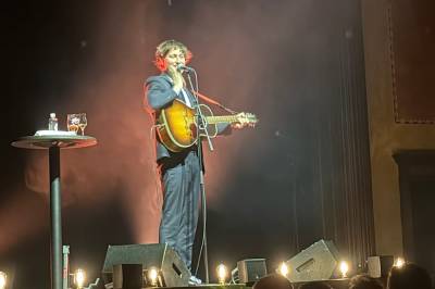 «Tar sats og gjør alt helt alene»