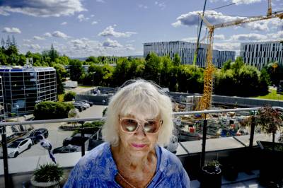 Kari (86) vil stoppe nye byggeplaner på Fornebu: Frykter 16 år til med støy og støv