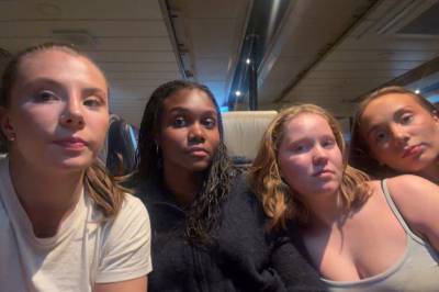 Busskaos før halloween: Elisa (18) og venninnene ble stående igjen