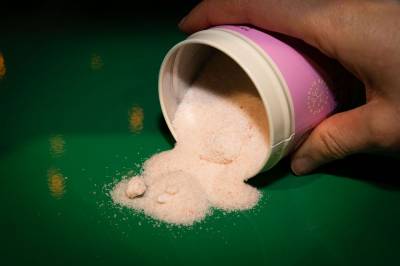 Himalayasalt, havsalt eller mineralsalt? Én salttype er mer gunstig for helsen, ifølge Helsedirektoratet.
