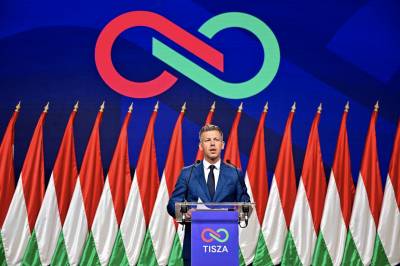 Ungarns Peter Magyar lover en demokratisk nullstilling etter jordskredseieren