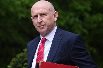 John Healey trekker seg som forsvarsminister i Storbritannia