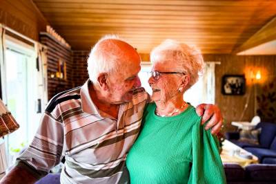 Frå blyge blikk til 70 års ekteskap: – Litt vanskeleg å fatte