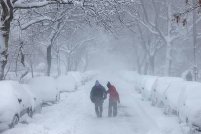 Snøkaos lammer New York: – Sprøtt og surrealistisk å gå i gatene her