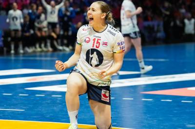 Håndball­jentene klare for VM-finale