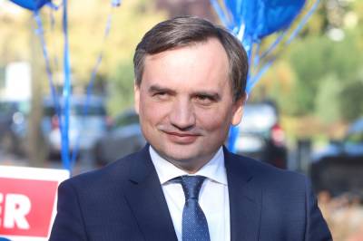 Ungarn gir asyl til tidligere polsk minister under etterforskning