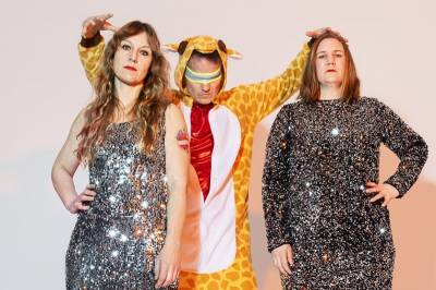 Hedvig Mollestad Trio – Bees In The Bonnet