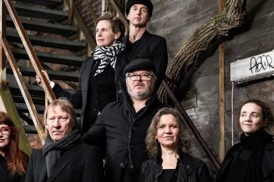 Jakob Davidsens Kammerat Orkester & Signe Asmussen - The Individual and the Entire Tissue