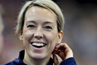 Bekrefter avskjedskamp