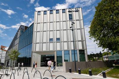 Tidligere politibetjent tiltalt for grov korrupsjon og grov utpressing