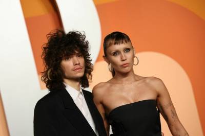 Miley Cyrus er forlovet