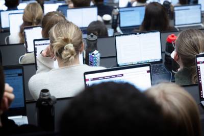 Øk arbeidsdeltagelsen for studenter. Det vil gagne samfunnet. 