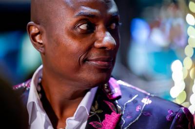 Satser i ny bransje: Durek Verrett vil selge videohilsener