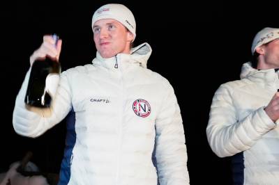 Lagkameraten stjal overskriftene. Mannen som tok gullet, ville helst flykte fra det hele.